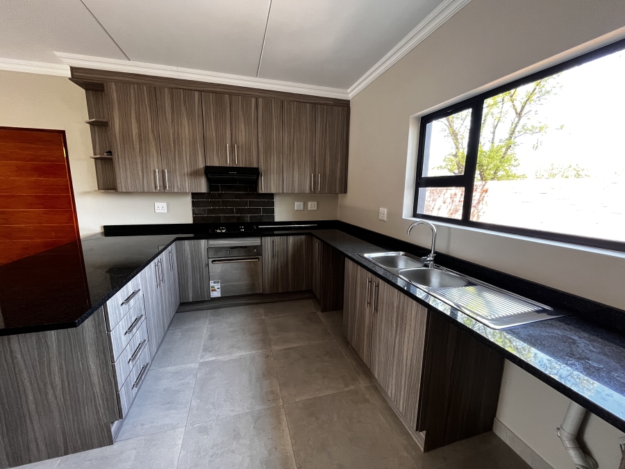 3 Bedroom Property for Sale in Van Der Hoff Park North West